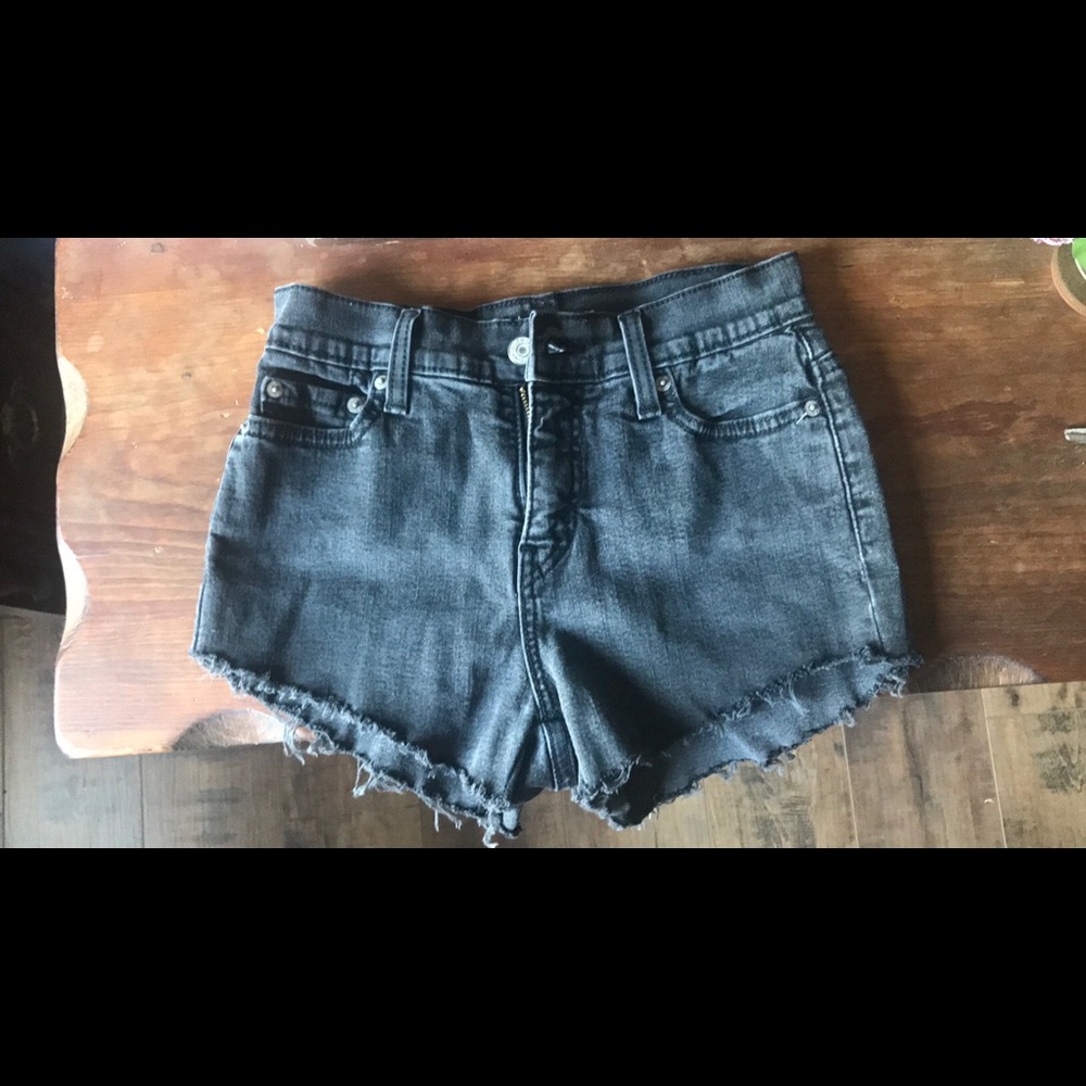 Levi’s Black Shorts Size 4 Stretchy Cutoffs